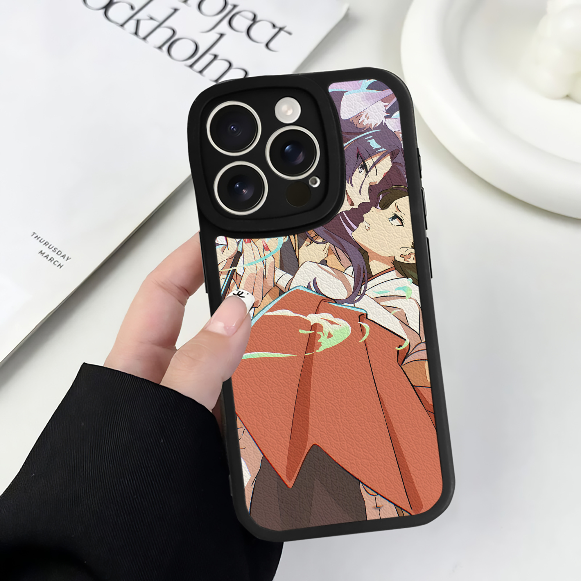 （画像用） 薬屋のひとりごと The Apothecary Diaries 【iPhone 16シリーズ対応】シリコンスマホケース（レザー調） 材質：シリコン